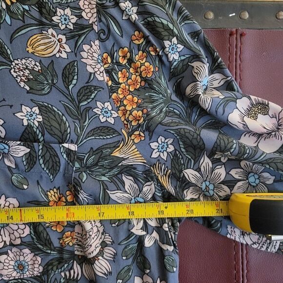 LOFT Petit Floral Blouse - Picture 10 of 12